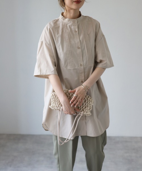 4youstory（フォーユーストーリー）の「ピンタックスタンドカラーブラウス（シャツ/ブラウス・レディース・ブラック/オフホワイト/ライム/ブルー/ライトベージュ・MEDIUM）」の20枚目の写真