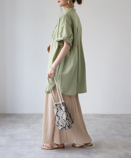 4youstory（フォーユーストーリー）の「ピンタックスタンドカラーブラウス（シャツ/ブラウス・レディース・ブラック/オフホワイト/ライム/ブルー/ライトベージュ・MEDIUM）」の21枚目の写真