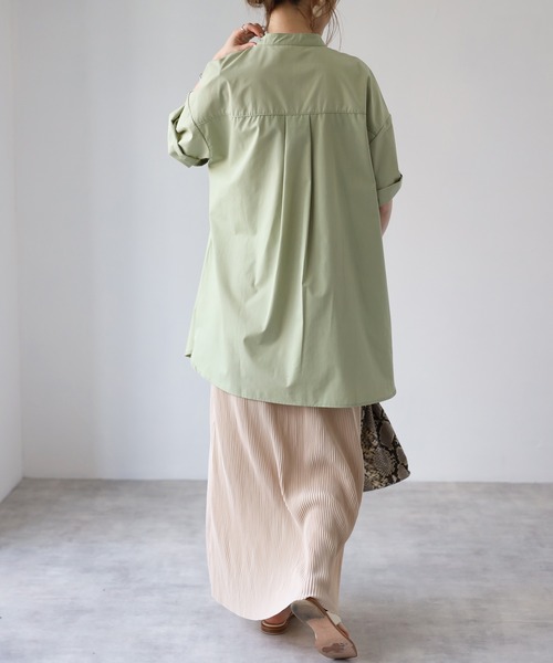 4youstory（フォーユーストーリー）の「ピンタックスタンドカラーブラウス（シャツ/ブラウス・レディース・ブラック/オフホワイト/ライム/ブルー/ライトベージュ・MEDIUM）」の22枚目の写真