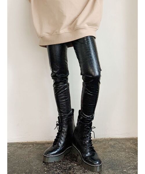 GYDA（ジェイダ）の「フェイクレザークロコパターンレギンス（レギンス/スパッツ・レディース・ブラック・SMALL）」の13枚目の写真