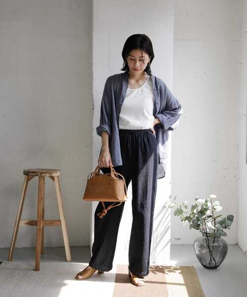 URBAN RESEARCH DOORS(アーバンリサーチドアーズ)の「コットンデニムイージーパンツ(デニムパンツ・レディース・インディゴブルー/ブラック系その他・1/2)」の9枚目の写真