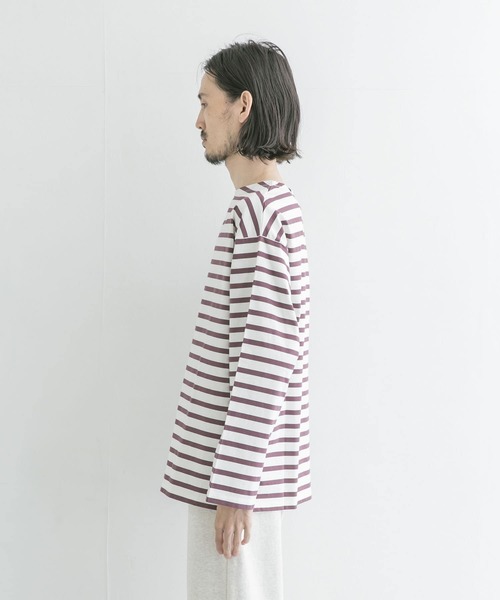 URBAN RESEARCH（アーバンリサーチ）の「ボートネックボーダーロングスリーブ（Tシャツ/カットソー・メンズ・グリーン系その他/ブルー系その他/パープル系その他/レッド系その他・MEDIUM/LARGE）」の21枚目の写真
