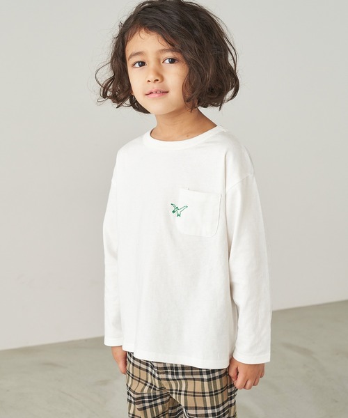 &yam(アンドヤム)の「恐竜刺繍ポケットロンT【親子お揃い/リンクコーデ】(Tシャツ/カットソー・キッズ・ブラック/ホワイト/ベージュ・150-160cm/120-130cm/130-140cm/140-150cm/110-120cm)」の4枚目の写真