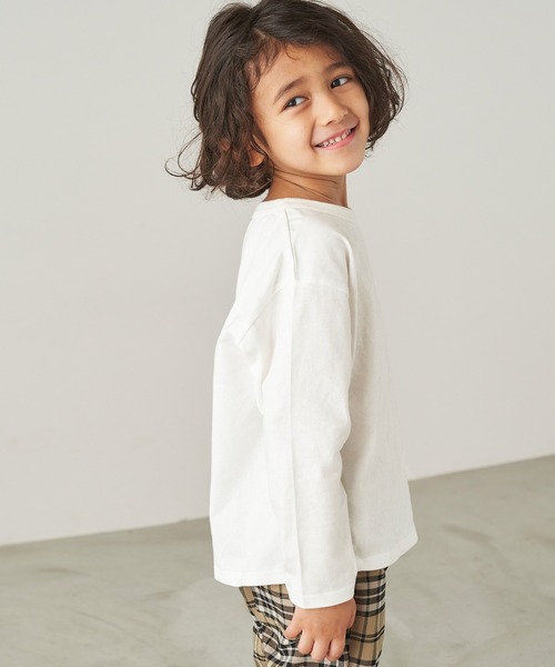&yam(アンドヤム)の「恐竜刺繍ポケットロンT【親子お揃い/リンクコーデ】(Tシャツ/カットソー・キッズ・ブラック/ホワイト/ベージュ・150-160cm/120-130cm/130-140cm/140-150cm/110-120cm)」の5枚目の写真