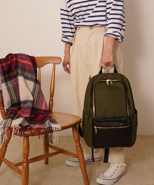 COOCO（クーコ）の「１０ポケットフェイクレザーポケットリュック（バックパック/リュック・レディース・カーキ/モカ/ライトグレー/ブラック/マスタード・9）」の11枚目の写真
