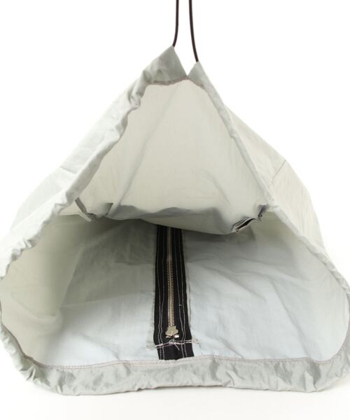 Didot.showroom（ディドット ショールーム）の「ワンショルダー ナイロン アクティブ ボディバッグ（ボディバッグ/ウエストポーチ・レディース・ブラック/グレー・FREE）」の22枚目の写真