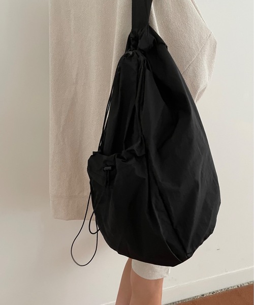 Didot.showroom（ディドット ショールーム）の「ワンショルダー ナイロン アクティブ ボディバッグ（ボディバッグ/ウエストポーチ・レディース・ブラック/グレー・FREE）」の3枚目の写真