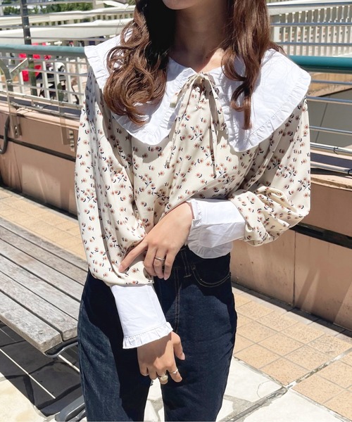 apres jour(アプレジュール)の「フリル花柄ブラウス【ZOZOTOWN限定アイテム】(シャツ/ブラウス・レディース・アイボリー/ブラック・フリー/X-LARGE)」の3枚目の写真