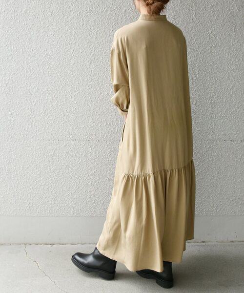 SHIPS any（シップス エニィ）の「SHIPS any:〈ウォッシャブル〉バックフレア シャツ ワンピース（シャツワンピース・レディース・ブラック/ベージュ・ONE SIZE）」の14枚目の写真