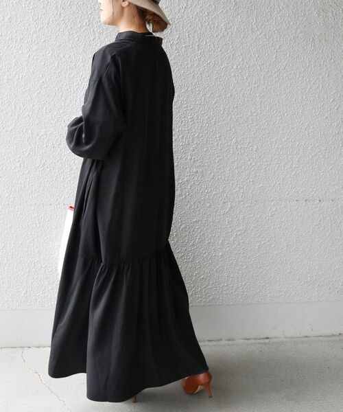 SHIPS any（シップス エニィ）の「SHIPS any:〈ウォッシャブル〉バックフレア シャツ ワンピース（シャツワンピース・レディース・ブラック/ベージュ・ONE SIZE）」の19枚目の写真