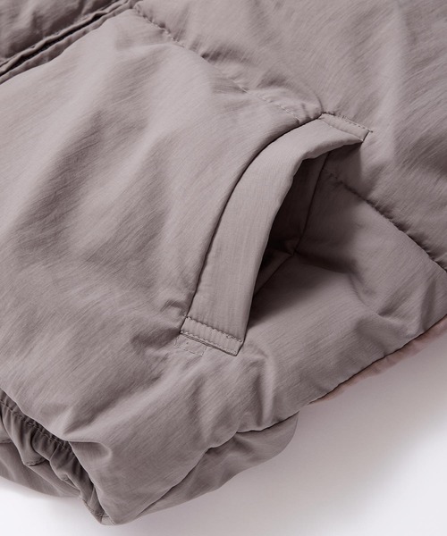 Kappa(カッパ)の「kappa / カッパ 別注 オーバーサイズ ロゴ刺繍 エコダウンジャケット(ダウンジャケット/コート・メンズ・ブラウン/グレー/グレイッシュベージュ/ブラック/カーキ/チャコールグレー・M/L)」の18枚目の写真