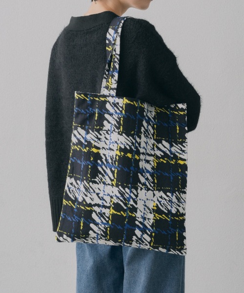 manana suerte（マニャーナスエルテ）の「オリジナルプリントトートバッグ（トートバッグ・レディース・レッド/ブラック×ブルー・FREE）」の2枚目の写真