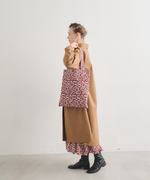 manana suerte（マニャーナスエルテ）の「オリジナルプリントトートバッグ（トートバッグ・レディース・レッド/ブラック×ブルー・FREE）」の10枚目の写真