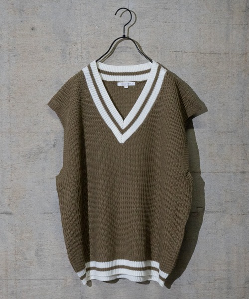 JOHN'S CLOSET(ジョンズクローゼット)の「【13】睦編みチルデンニット(ベスト・メンズ・ベージュ/ブラック/オフホワイト/グリーン系その他/ブルー・LARGE/MEDIUM)」の3枚目の写真