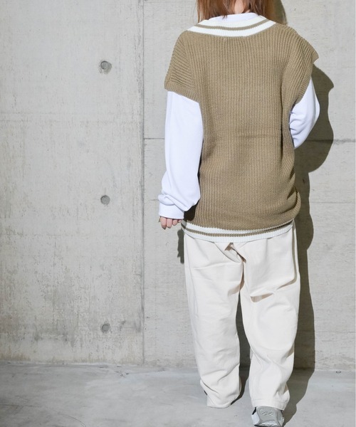 JOHN'S CLOSET(ジョンズクローゼット)の「【13】睦編みチルデンニット(ベスト・メンズ・ベージュ/ブラック/オフホワイト/グリーン系その他/ブルー・LARGE/MEDIUM)」の9枚目の写真