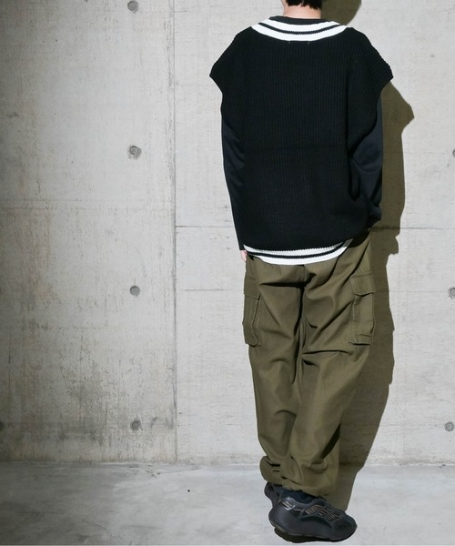 JOHN'S CLOSET(ジョンズクローゼット)の「【13】睦編みチルデンニット(ベスト・メンズ・ベージュ/ブラック/オフホワイト/グリーン系その他/ブルー・LARGE/MEDIUM)」の6枚目の写真