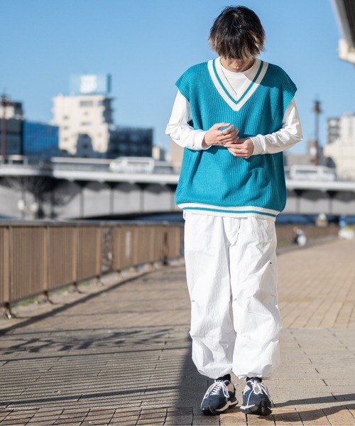 JOHN'S CLOSET(ジョンズクローゼット)の「【13】睦編みチルデンニット(ベスト・メンズ・ベージュ/ブラック/オフホワイト/グリーン系その他/ブルー・LARGE/MEDIUM)」の15枚目の写真