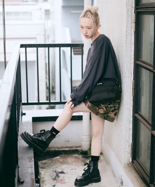 X-girl（エックスガール）の「BOX LOGO WIDE L/S TEE（Tシャツ/カットソー・レディース・ホワイト/チャコール/ライトパープル・S/M）」の16枚目の写真