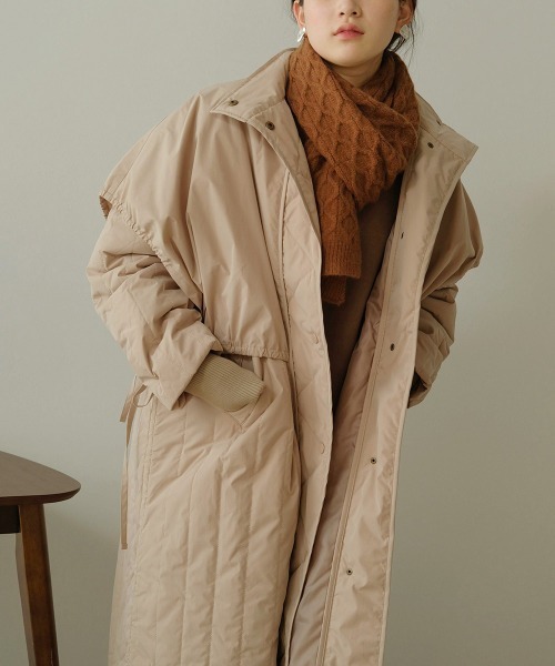 Bab（バブ）の「【WEB限定】ギャザーレイヤードキルティングコート（その他アウター・レディース・アイボリー/ベージュ/ブラック・M）」の19枚目の写真