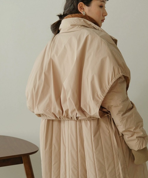 Bab（バブ）の「【WEB限定】ギャザーレイヤードキルティングコート（その他アウター・レディース・アイボリー/ベージュ/ブラック・M）」の9枚目の写真