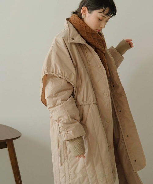 Bab（バブ）の「【WEB限定】ギャザーレイヤードキルティングコート（その他アウター・レディース・アイボリー/ベージュ/ブラック・M）」の10枚目の写真