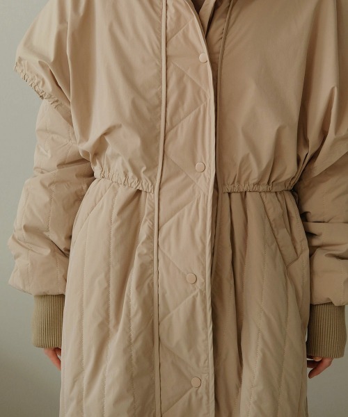 Bab（バブ）の「【WEB限定】ギャザーレイヤードキルティングコート（その他アウター・レディース・アイボリー/ベージュ/ブラック・M）」の13枚目の写真