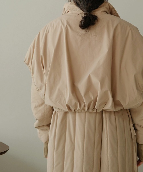 Bab（バブ）の「【WEB限定】ギャザーレイヤードキルティングコート（その他アウター・レディース・アイボリー/ベージュ/ブラック・M）」の5枚目の写真