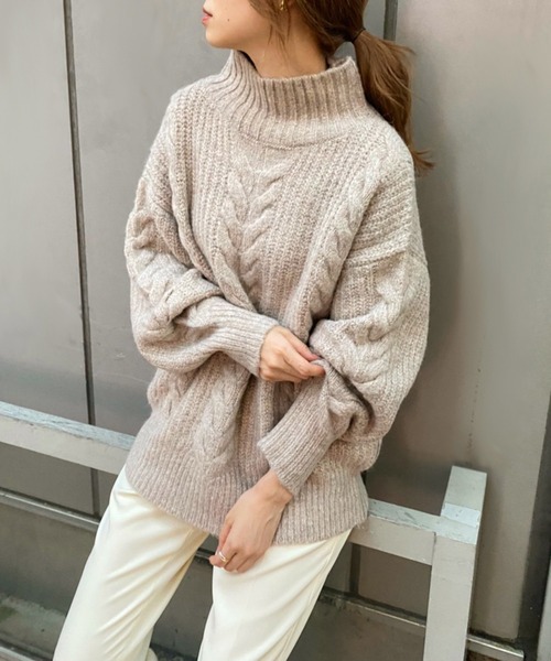 one after another NICE CLAUP（ワンアフターアナザーナイスクラップ）の「【WEB限定】ゆるっとシルエットにケーブルが目をひくハイネックケーブルニット（ニット/セーター・レディース・ブラウン/サックスブルー/アイボリー/グレー系その他・FREE）」の13枚目の写真