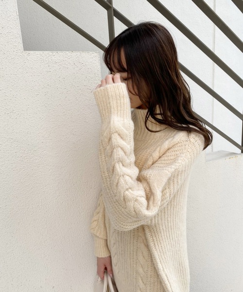 one after another NICE CLAUP（ワンアフターアナザーナイスクラップ）の「【WEB限定】ゆるっとシルエットにケーブルが目をひくハイネックケーブルニット（ニット/セーター・レディース・ブラウン/サックスブルー/アイボリー/グレー系その他・FREE）」の16枚目の写真