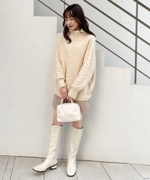 one after another NICE CLAUP（ワンアフターアナザーナイスクラップ）の「【WEB限定】ゆるっとシルエットにケーブルが目をひくハイネックケーブルニット（ニット/セーター・レディース・ブラウン/サックスブルー/アイボリー/グレー系その他・FREE）」の9枚目の写真