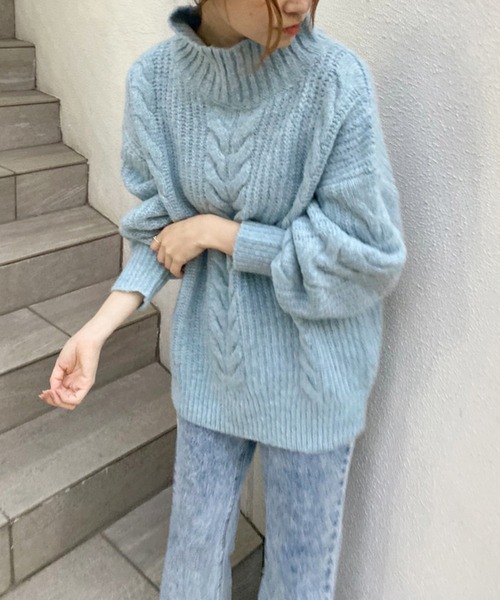 one after another NICE CLAUP（ワンアフターアナザーナイスクラップ）の「【WEB限定】ゆるっとシルエットにケーブルが目をひくハイネックケーブルニット（ニット/セーター・レディース・ブラウン/サックスブルー/アイボリー/グレー系その他・FREE）」の5枚目の写真