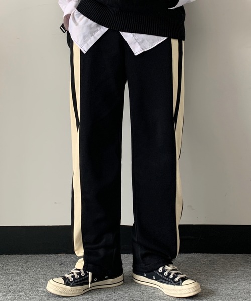 KOR(ケーオーアール)の「サイドライン イージーリラックスパンツ(その他パンツ・メンズ・ブラック・XL/M/L)」の1枚目の写真