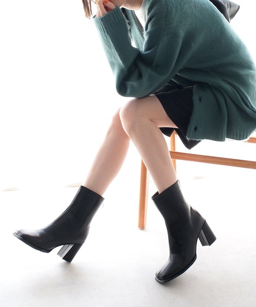 AmiAmi（アミアミ）の「ワイドスクエアトゥミドル丈ブーツ（ブーツ・レディース・ブラック/ダークブラウン/アイボリー・L/LL/M/S）」の16枚目の写真
