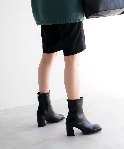 AmiAmi（アミアミ）の「ワイドスクエアトゥミドル丈ブーツ（ブーツ・レディース・ブラック/ダークブラウン/アイボリー・L/LL/M/S）」の4枚目の写真