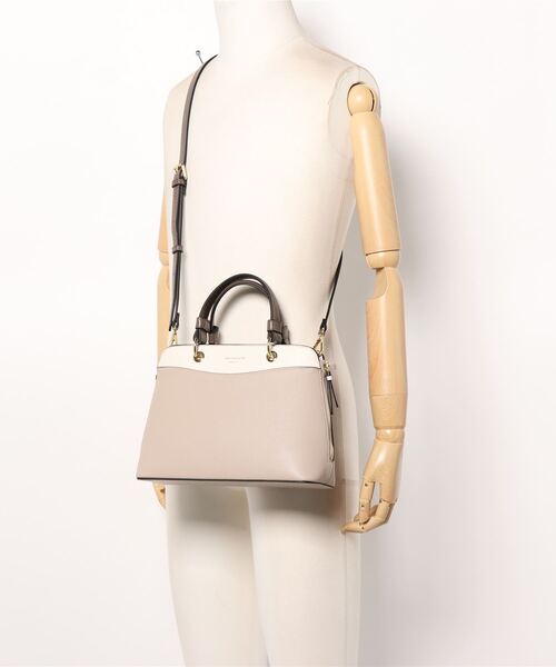 & chouette(アンドシュエット)の「サイドファスナーハンドバッグS(ハンドバッグ・レディース・オフホワイト/グレイッシュベージュ/ブラック・FREE)」の7枚目の写真