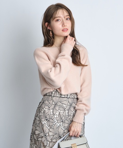 Apuweiser-riche（アプワイザーリッシェ）の「ＮＥＷふわふわオフネックニット（ニット/セーター・レディース・ライトグレー/オフホワイト/ピンクベージュ/ボルドー/ライトイエロー・2）」の11枚目の写真