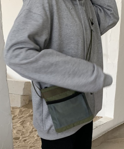 SVEC（シュベック）の「サコッシュ ボディバッグ（ショルダーバッグ・メンズ・カーキ/ブラック/ベージュ・FREE）」の16枚目の写真