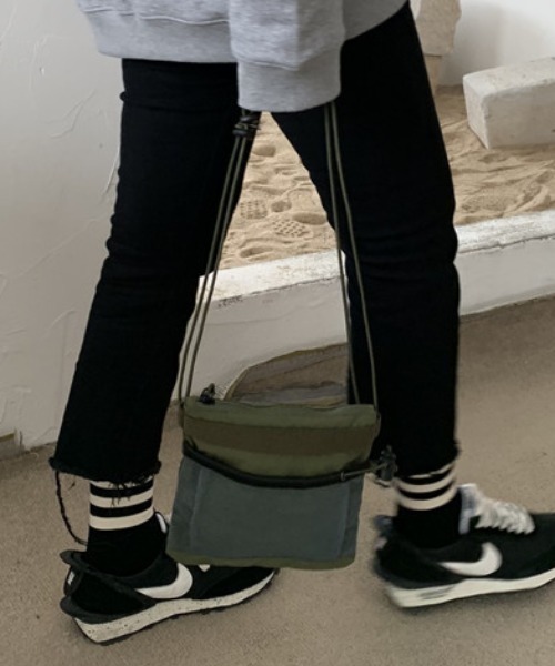 SVEC（シュベック）の「サコッシュ ボディバッグ（ショルダーバッグ・メンズ・カーキ/ブラック/ベージュ・FREE）」の18枚目の写真