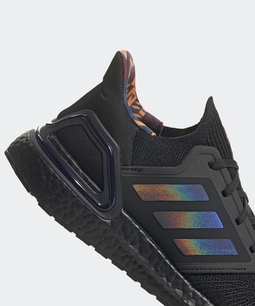adidas（アディダス）の「ウルトラブースト 20 CNY [ULTRABOOST 20 CNY] アディダス（スニーカー・メンズ・ブラック×ブラック・25.5cm/26.5cm/27.5cm/28.5cm/25.0cm/26.0cm/27.0cm/28.0cm/29.0cm/24.5cm）」の7枚目の写真