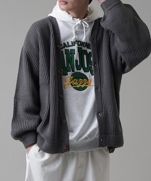 SPINNS（スピンズ）の「ドロップショルダー 畦編みルーズカーディガン（カーディガン/ボレロ・メンズ・アイボリー/グリーン/サックスブルー/チャコール・M/L）」の3枚目の写真