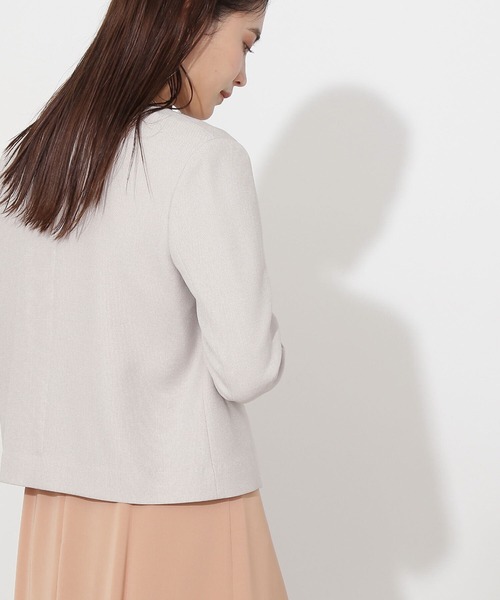 NATURAL BEAUTY BASIC(ナチュラルビューティーベーシック)の「シャークノーカラージャケット(ノーカラージャケット・レディース・ベージュ/ブラック系その他・SMALL/MEDIUM/LARGE)」の4枚目の写真