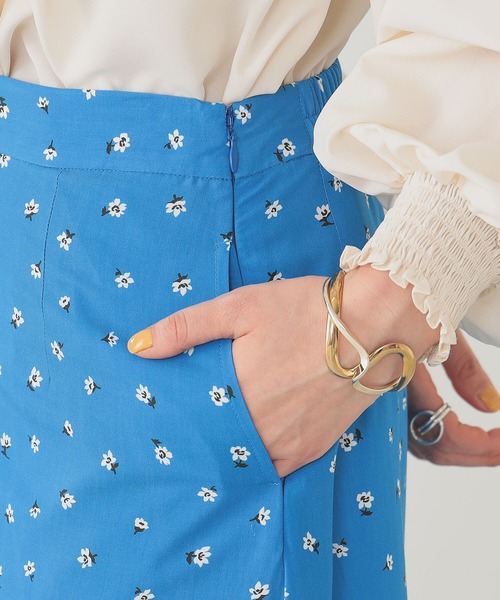 B:MING by BEAMS（ビーミングバイビームス）の「B:MING by BEAMS / レトロ フラワープリント ロングスカート 22SS（スカート・レディース・レッド系/ベージュ系/ブルー系・SMALL/MEDIUM）」の5枚目の写真