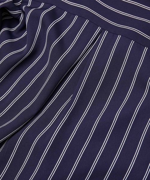 【WEB限定】前開きVネックブラウス