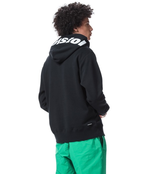 F.C.Real Bristol(エフシーレアルブリストル)の「LOGO APPLIQUE PULLOVER SWEAT HOODIE(パーカー・メンズ・ブラック/ブルー/ベージュ/グリーン・LARGE/X-LARGE/MEDIUM/SMALL)」の6枚目の写真