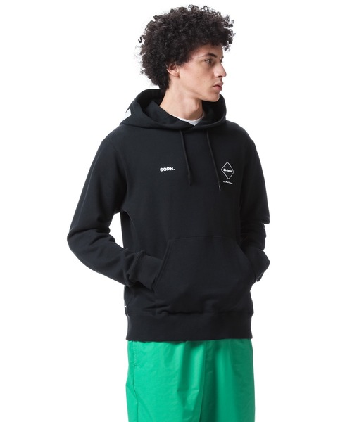 F.C.Real Bristol(エフシーレアルブリストル)の「LOGO APPLIQUE PULLOVER SWEAT HOODIE(パーカー・メンズ・ブラック/ブルー/ベージュ/グリーン・LARGE/X-LARGE/MEDIUM/SMALL)」の7枚目の写真
