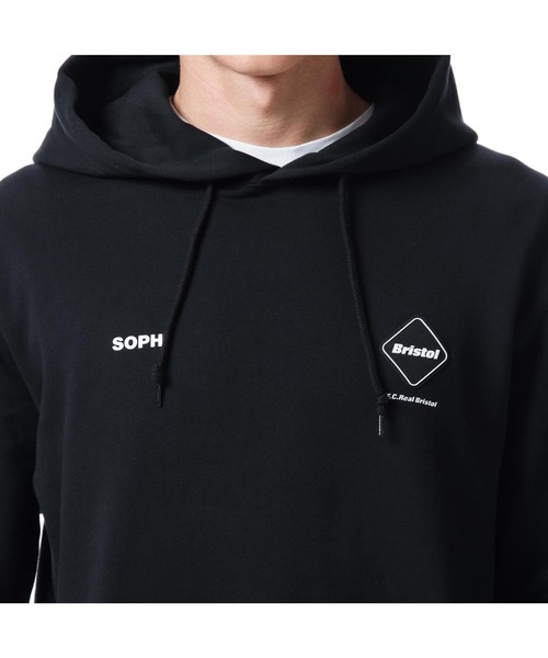 F.C.Real Bristol(エフシーレアルブリストル)の「LOGO APPLIQUE PULLOVER SWEAT HOODIE(パーカー・メンズ・ブラック/ブルー/ベージュ/グリーン・LARGE/X-LARGE/MEDIUM/SMALL)」の8枚目の写真