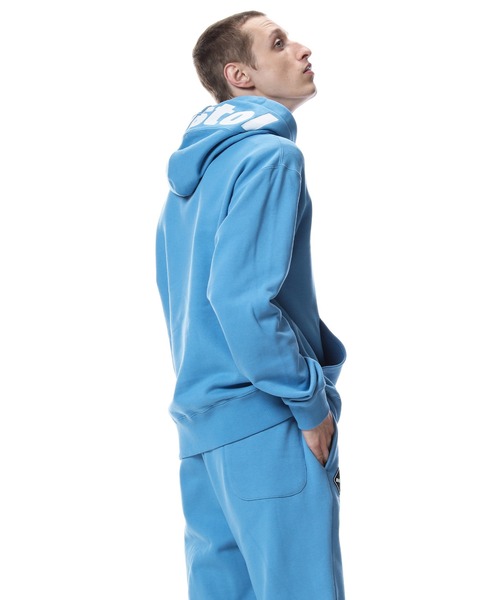F.C.Real Bristol(エフシーレアルブリストル)の「LOGO APPLIQUE PULLOVER SWEAT HOODIE(パーカー・メンズ・ブラック/ブルー/ベージュ/グリーン・LARGE/X-LARGE/MEDIUM/SMALL)」の19枚目の写真