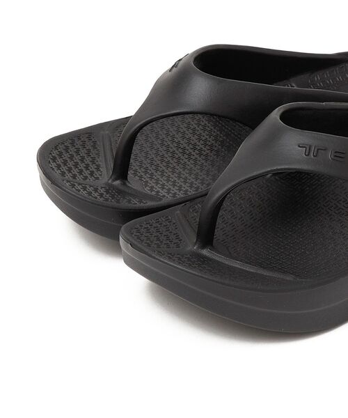 TELIC（テリック）の「TELIC:W FLIP FLOP◇（サンダル・レディース・ブラック/ライトホワイト・SMALL/MEDIUM/X-SMALL）」の5枚目の写真