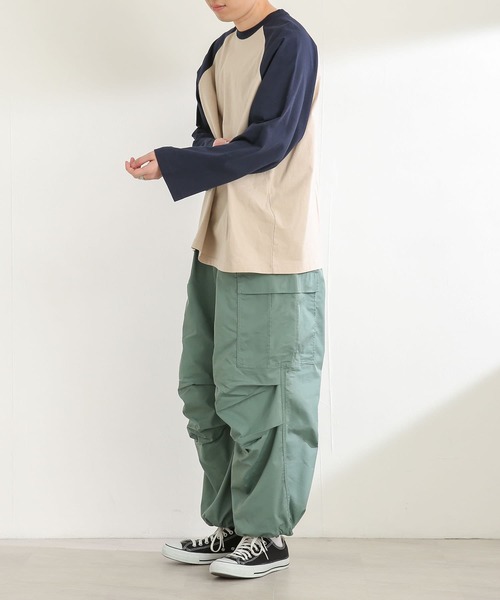 SENSE OF PLACE by URBAN RESEARCH（センスオブプレイスバイアーバンリサーチ）の「『ユニセックス』エクストラルーズラグランスリーブTシャツ（Tシャツ/カットソー・メンズ・ブラック/グリーン/ネイビー・MEDIUM/LARGE）」の8枚目の写真