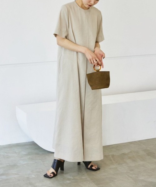 TODAYFUL(トゥデイフル)の「TODAYFUL(トゥデイフル) "Halfsleeve Tuck Dress"ハーフスリーブタックドレス/12110332(ワンピース・レディース・ブラック/ナチュラル・38/36)」の2枚目の写真
